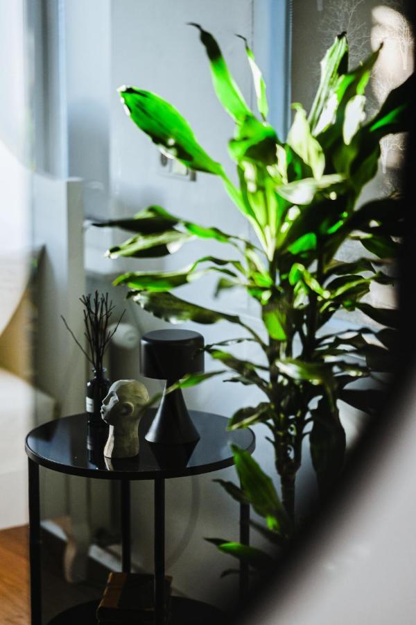 Alka - Cozy Room By The Sea With Private Hot Tub Njarthvik 外观 照片