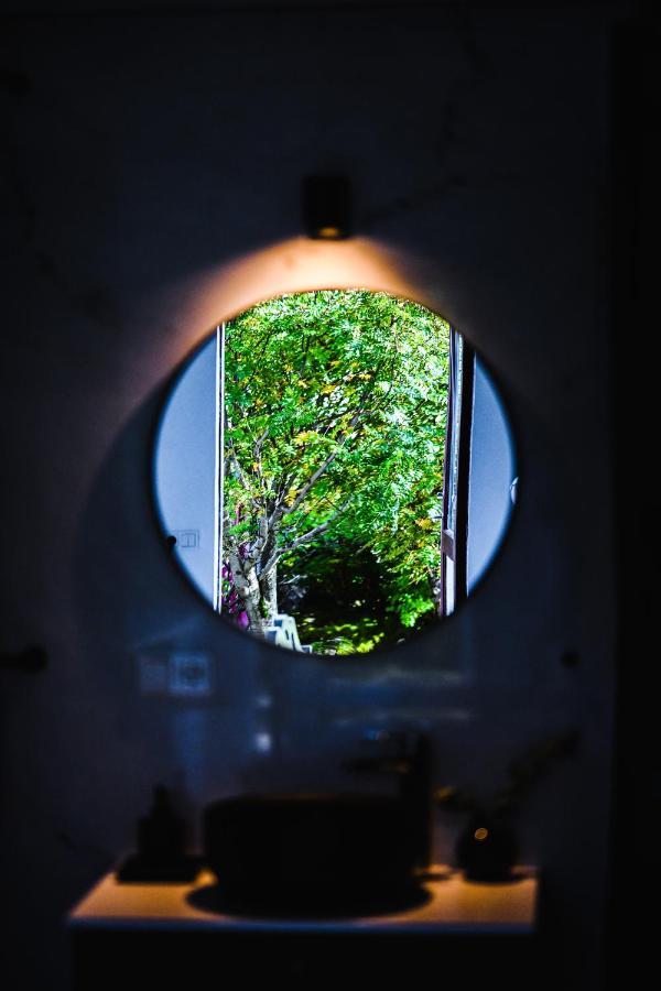 Alka - Cozy Room By The Sea With Private Hot Tub Njarthvik 外观 照片